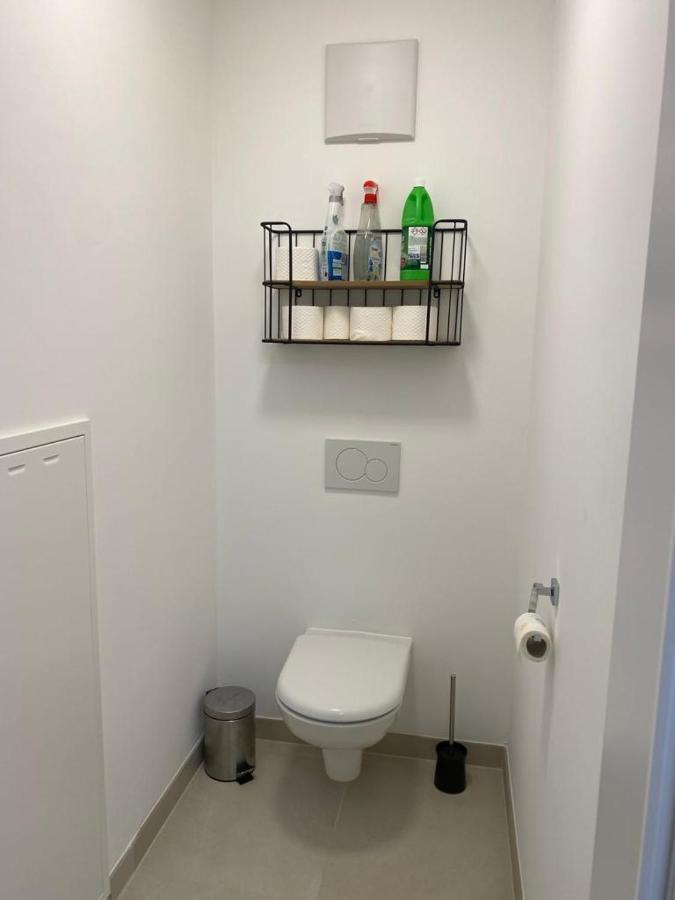 Luxurious With Big Balcony Near Center Apartament