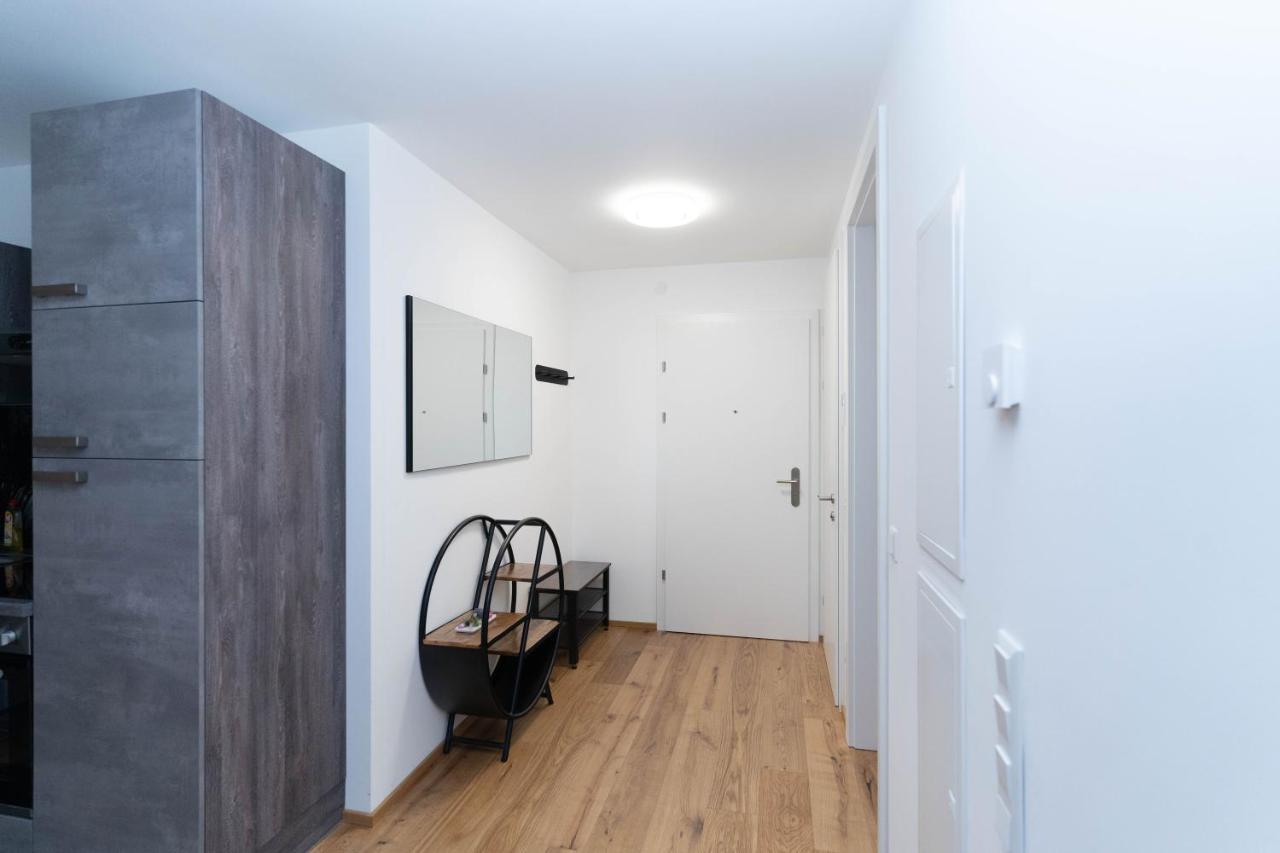 Apartament Luxurious With Big Balcony Near Center Wiedeń